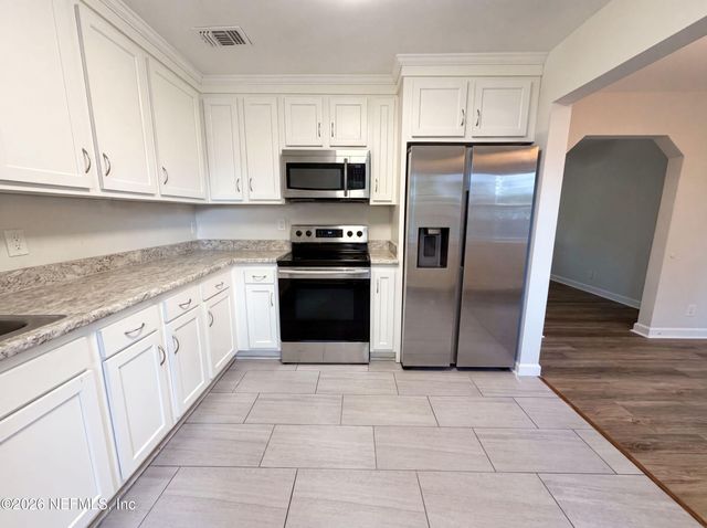 6543 AIRES Road, Jacksonville, FL 32244