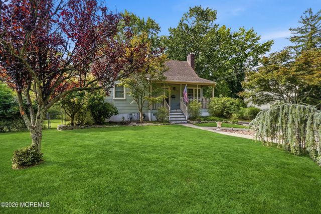 428 Redmond Avenue, Oakhurst, NJ 07755