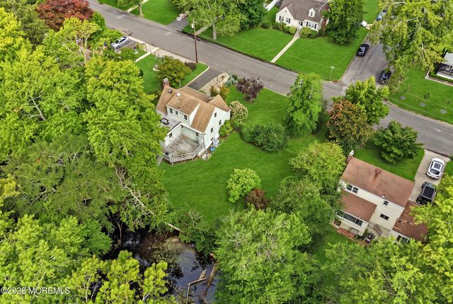 428 Redmond Avenue, Oakhurst, NJ 07755