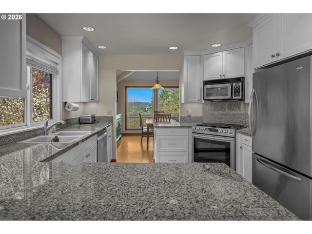 12329 Sw 34TH Ave, Portland, OR 97219