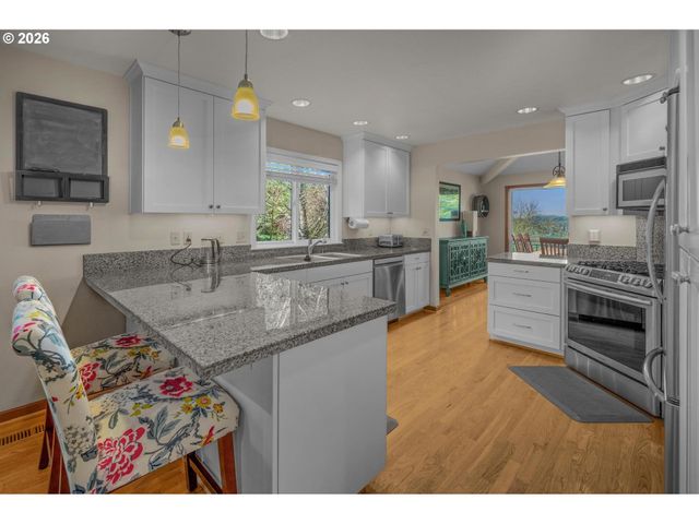 12329 Sw 34TH Ave, Portland, OR 97219