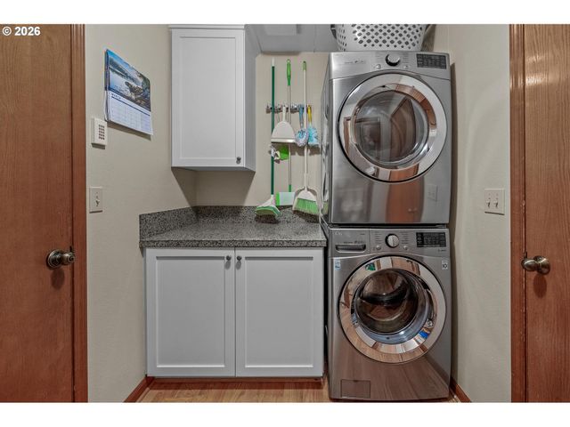 12329 Sw 34TH Ave, Portland, OR 97219