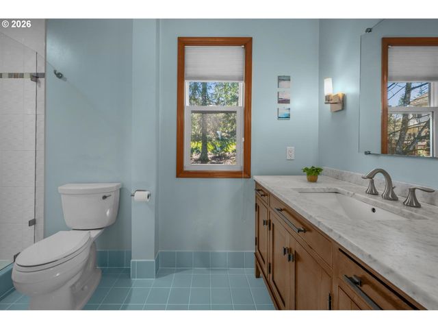 12329 Sw 34TH Ave, Portland, OR 97219