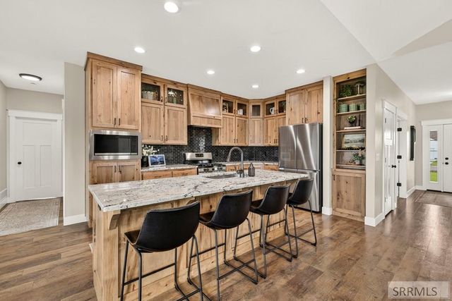 634 Glacier Ave, Shelley, ID 83274