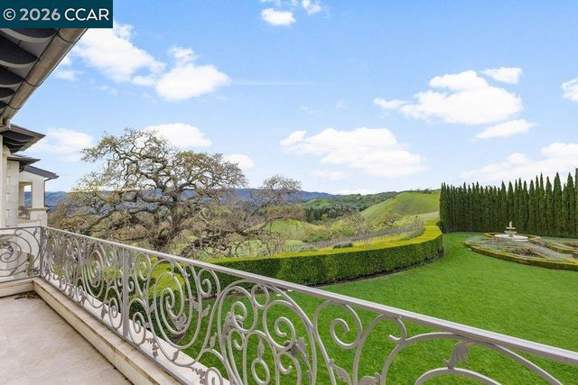 10 Serenity Ln, Alamo, CA 94507