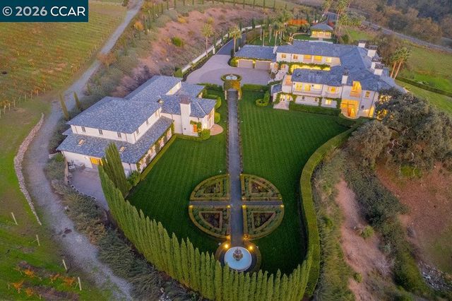 10 Serenity Ln, Alamo, CA 94507