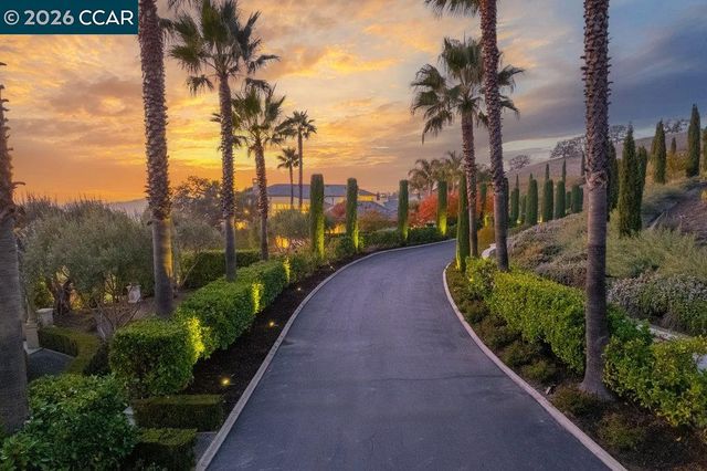 10 Serenity Ln, Alamo, CA 94507