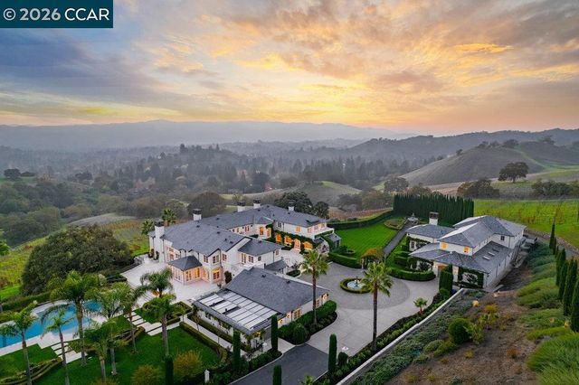 10 Serenity Ln, Alamo, CA 94507