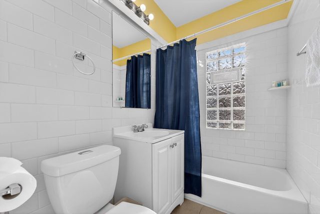 3700 N 14th STREET, Milwaukee, WI 53206