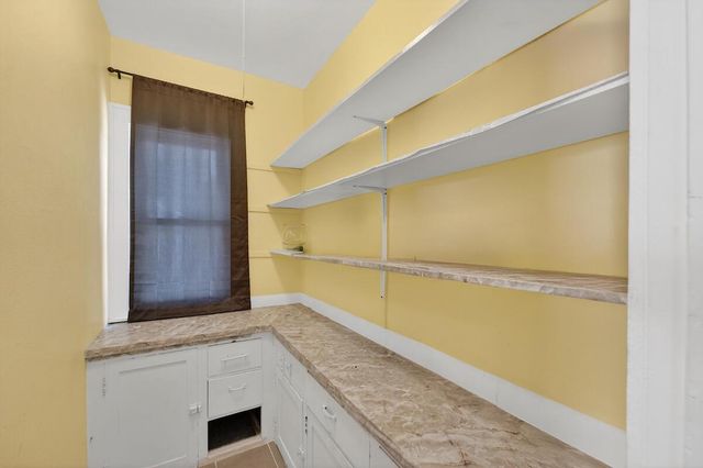 3700 N 14th STREET, Milwaukee, WI 53206