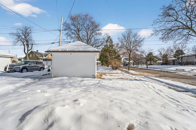 3700 N 14th STREET, Milwaukee, WI 53206