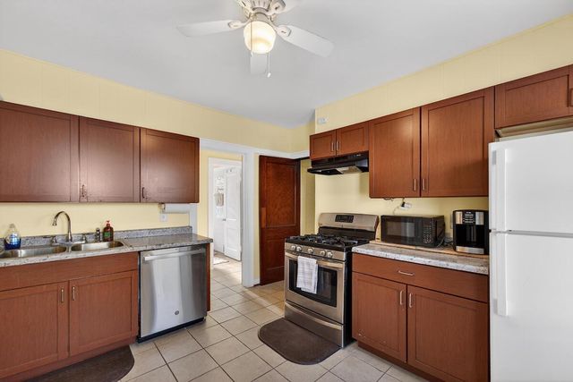 3700 N 14th STREET, Milwaukee, WI 53206