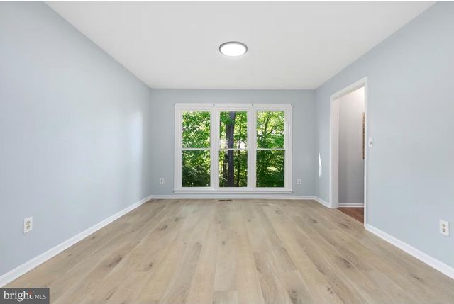 2205 BLUE VALLEY DR, Silver Spring, MD 20904