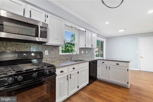 2205 BLUE VALLEY DR, Silver Spring, MD 20904