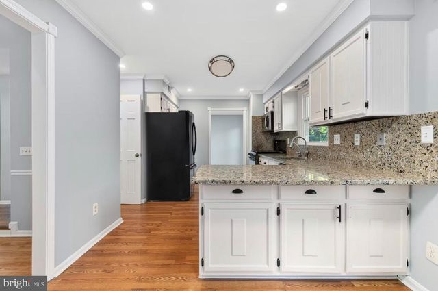 2205 BLUE VALLEY DR, Silver Spring, MD 20904