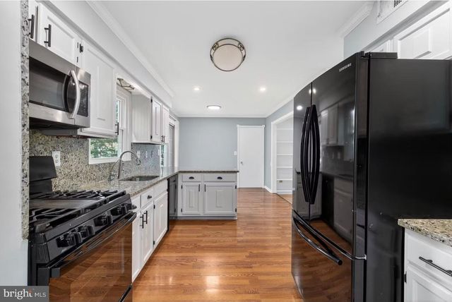 2205 BLUE VALLEY DR, Silver Spring, MD 20904
