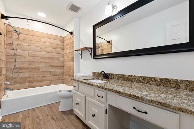 2205 BLUE VALLEY DR, Silver Spring, MD 20904