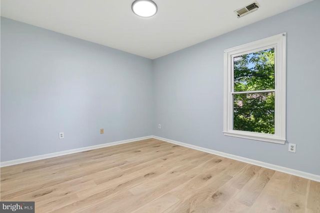2205 BLUE VALLEY DR, Silver Spring, MD 20904