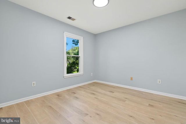 2205 BLUE VALLEY DR, Silver Spring, MD 20904