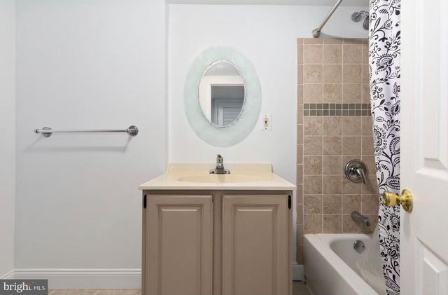 2205 BLUE VALLEY DR, Silver Spring, MD 20904