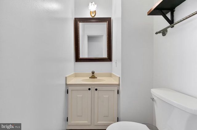 2205 BLUE VALLEY DR, Silver Spring, MD 20904