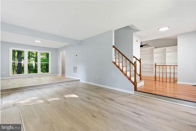2205 BLUE VALLEY DR, Silver Spring, MD 20904