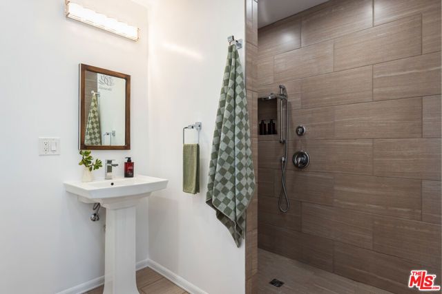 17336 Marilla Street, Northridge (los Angeles), CA 91325