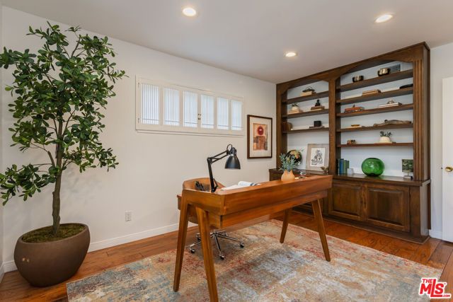 17336 Marilla Street, Northridge (los Angeles), CA 91325