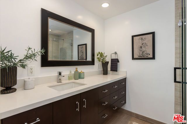 17336 Marilla Street, Northridge (los Angeles), CA 91325