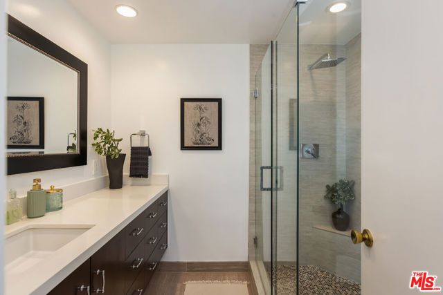 17336 Marilla Street, Northridge (los Angeles), CA 91325