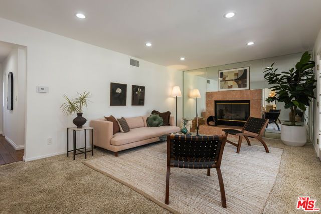 17336 Marilla Street, Northridge (los Angeles), CA 91325