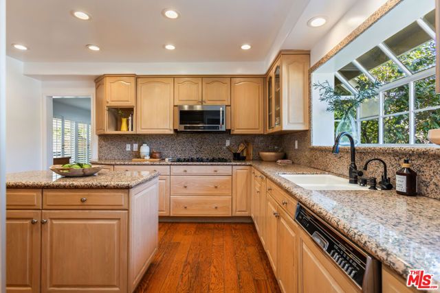 17336 Marilla Street, Northridge (los Angeles), CA 91325