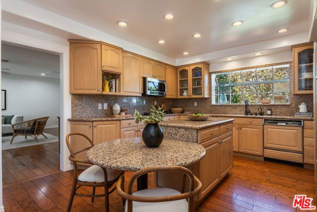 17336 Marilla Street, Northridge (los Angeles), CA 91325