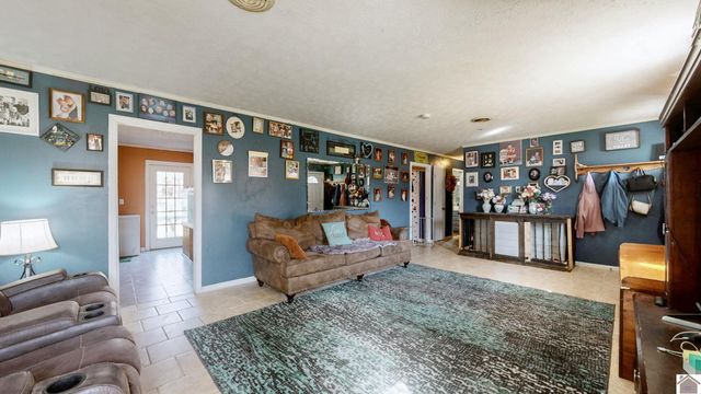 171 Fisher Blvd, Paducah, KY 42003