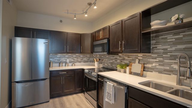 116 W Mishawaka Ave Apt 202, Mishawaka, IN 46545