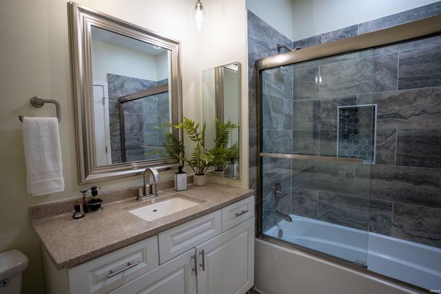 116 W Mishawaka Ave Apt 202, Mishawaka, IN 46545