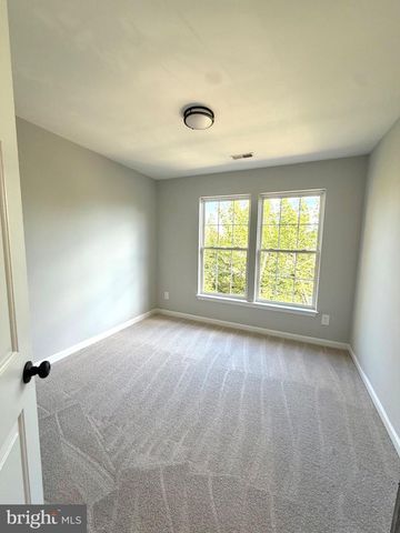 6968 MANAHOAC PL, Gainesville, VA 20155