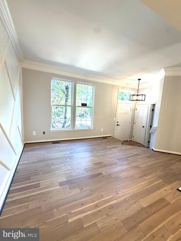 6968 MANAHOAC PL, Gainesville, VA 20155