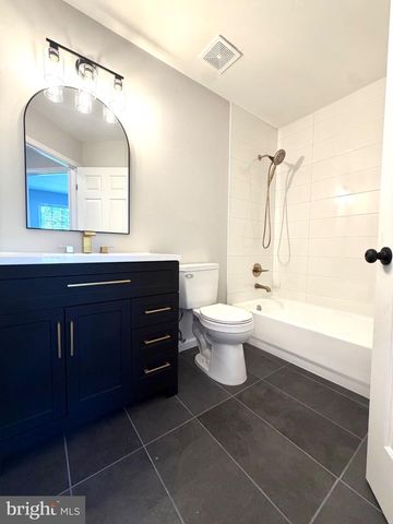 6968 MANAHOAC PL, Gainesville, VA 20155