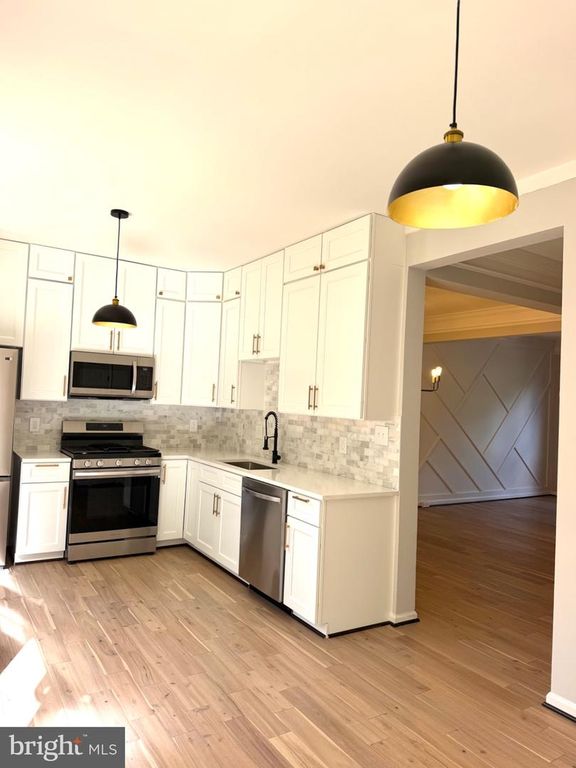 6968 MANAHOAC PL, Gainesville, VA 20155