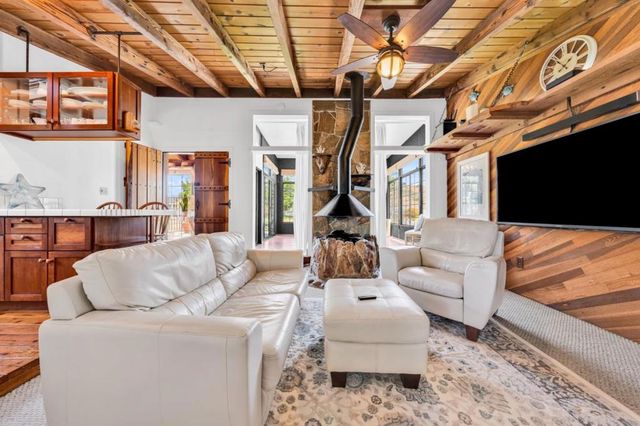 575 Dolores Avenue, Half Moon Bay, CA 94019