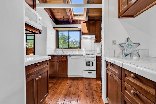 575 Dolores Avenue, Half Moon Bay, CA 94019