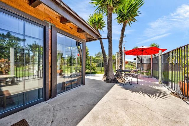 575 Dolores Avenue, Half Moon Bay, CA 94019