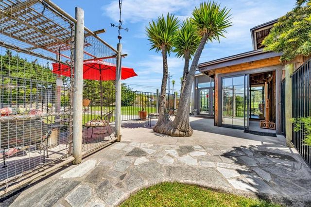 575 Dolores Avenue, Half Moon Bay, CA 94019