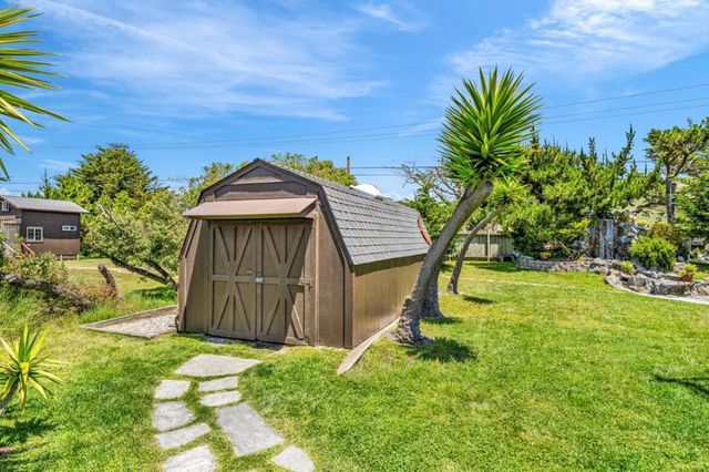 575 Dolores Avenue, Half Moon Bay, CA 94019