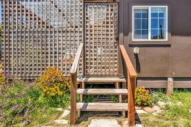 575 Dolores Avenue, Half Moon Bay, CA 94019