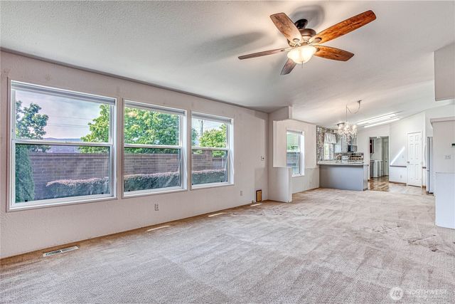 530 Sunday Drive, East Wenatchee, WA 98802