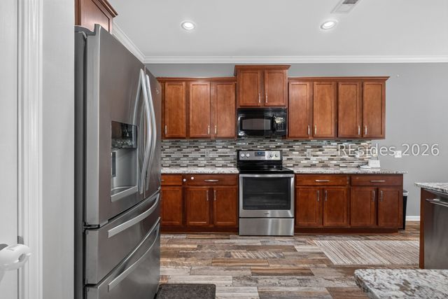 3 Dellinger Ln, Bluffton, SC 29909
