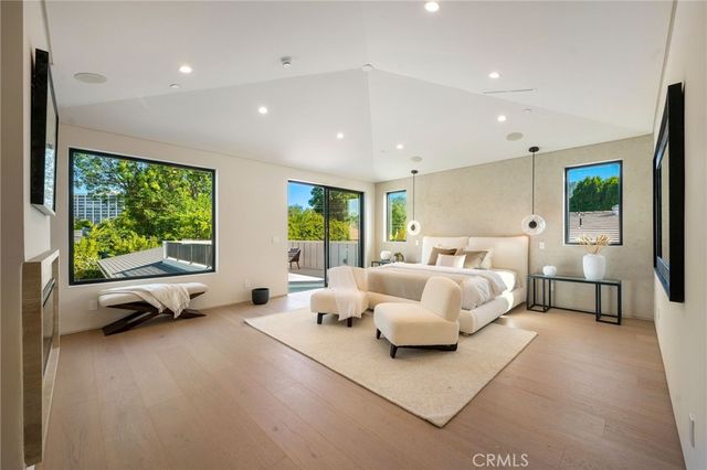 16728 Morrison Street, Encino, CA 91436