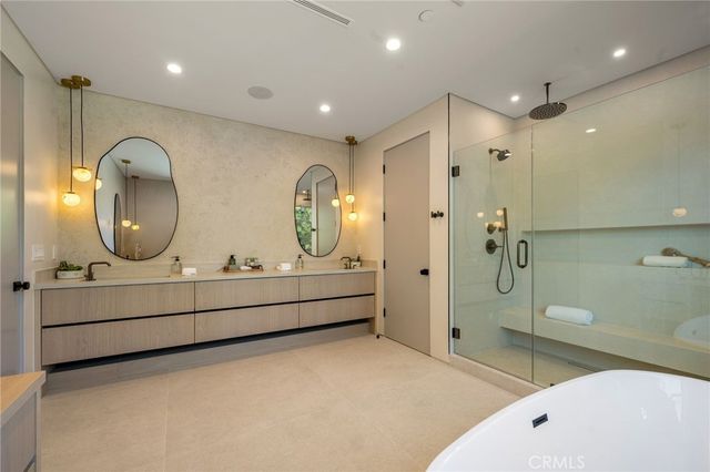 16728 Morrison Street, Encino, CA 91436